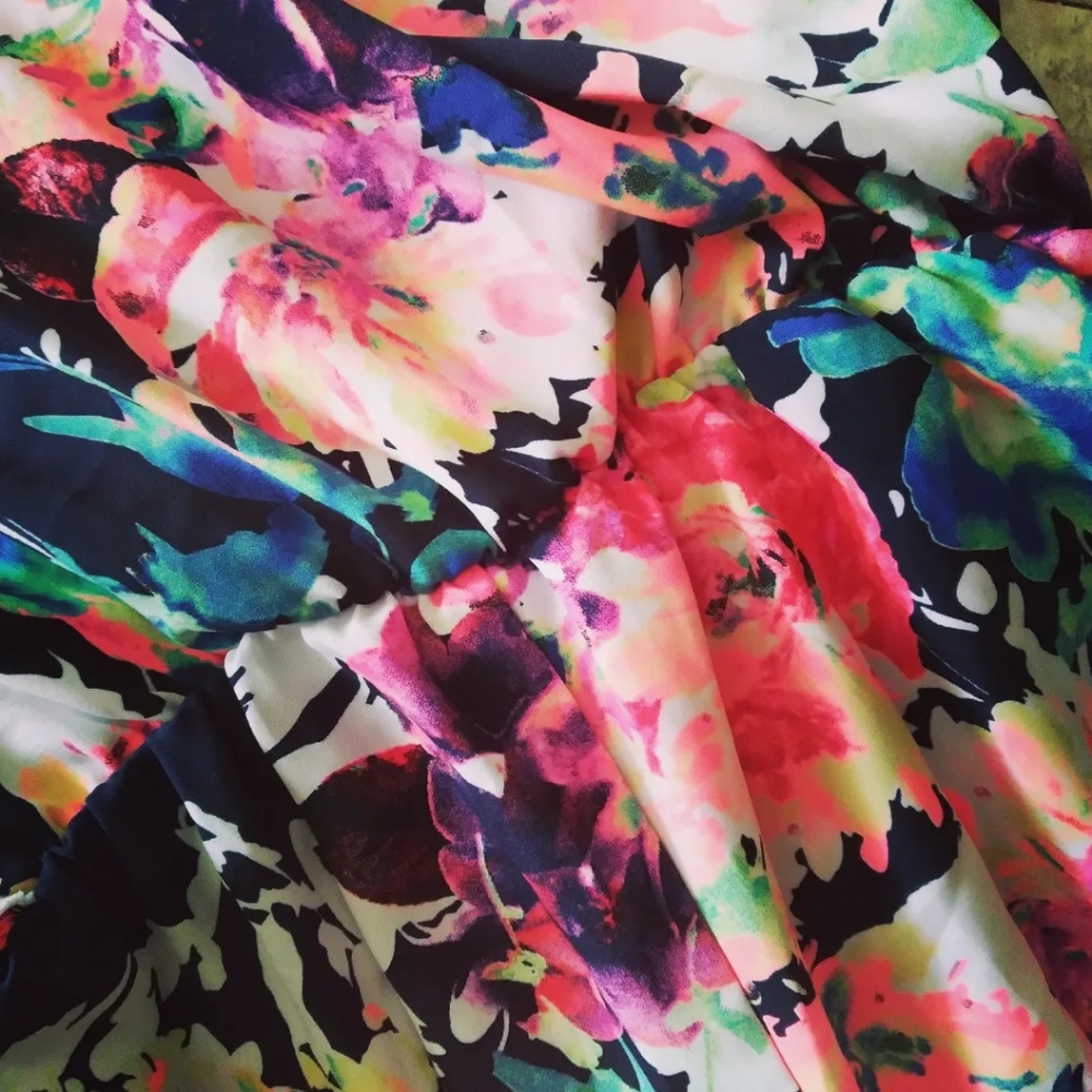 12PM by Mon Ami Bright Floral romper, size Small - Picture 4 of 8